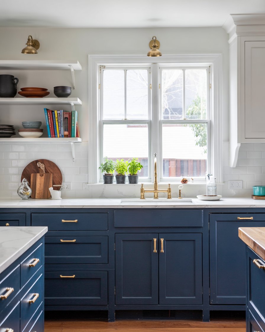 Two-tone kitchen cabinets