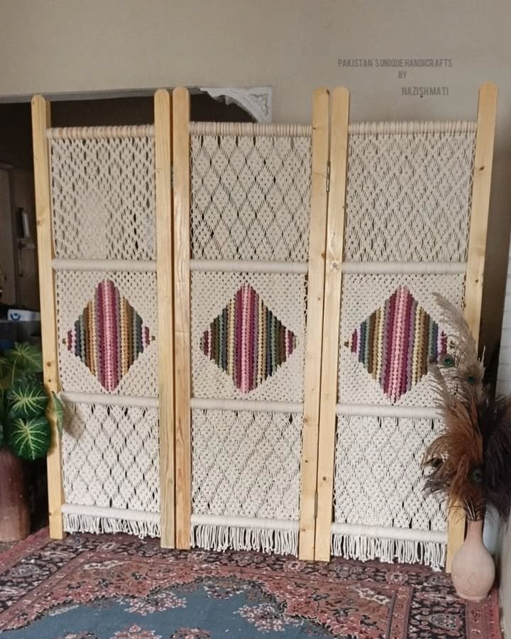 Folding screen on balcony