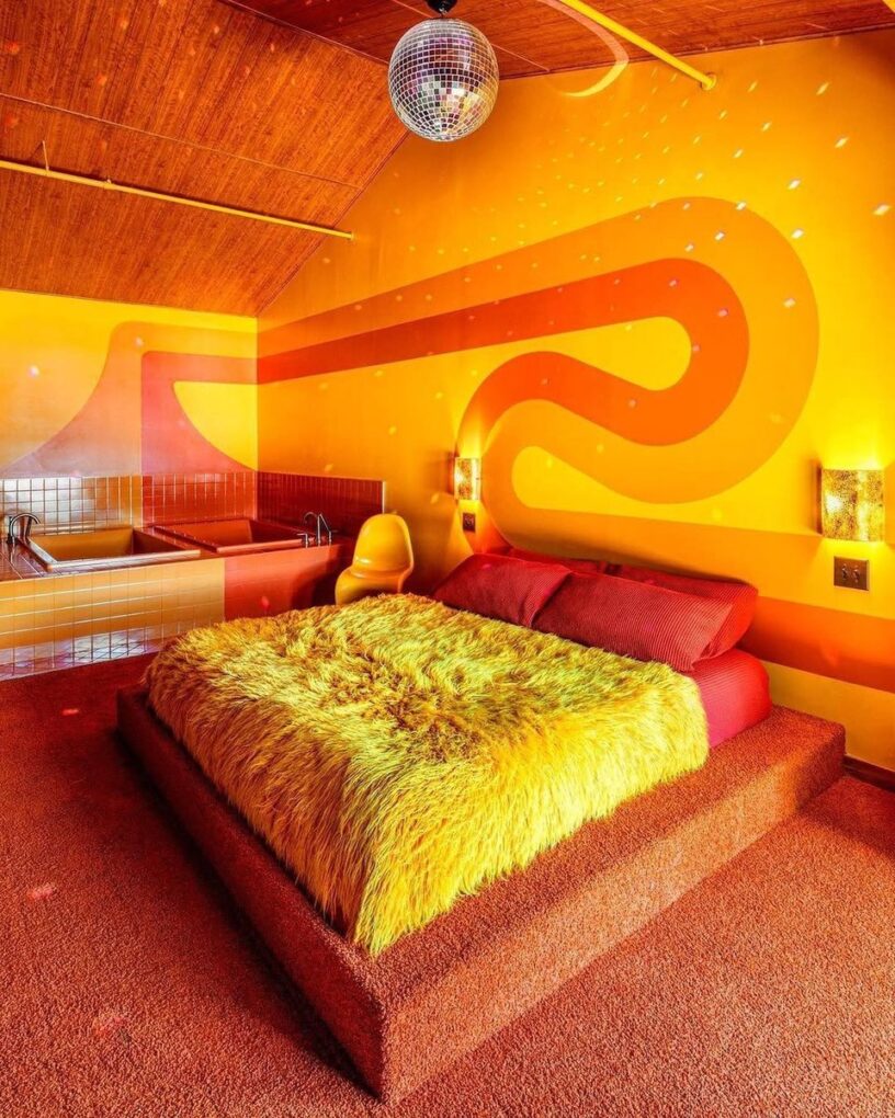 1970s aesthetic bedroom