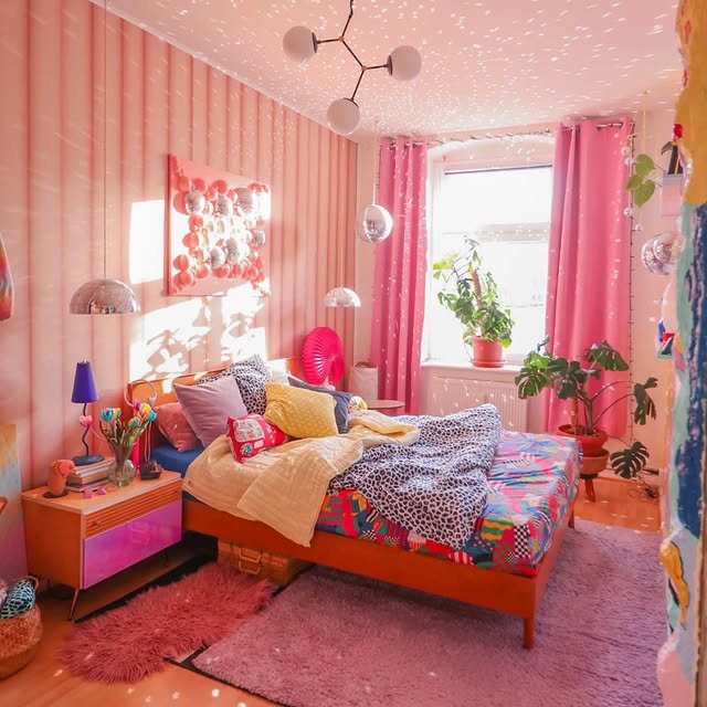 Preppie lady bedroom