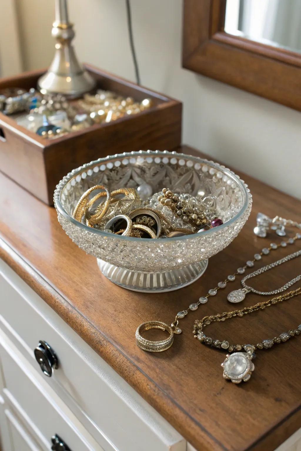 Decorative bowl holding jewelry