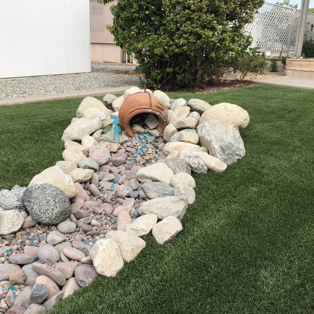 Cascading vessel water feature